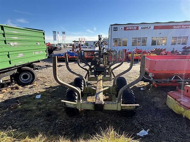 Lesný príves Holzknecht s hydraulickou rukou 6,3 m, r. 2004 - 2