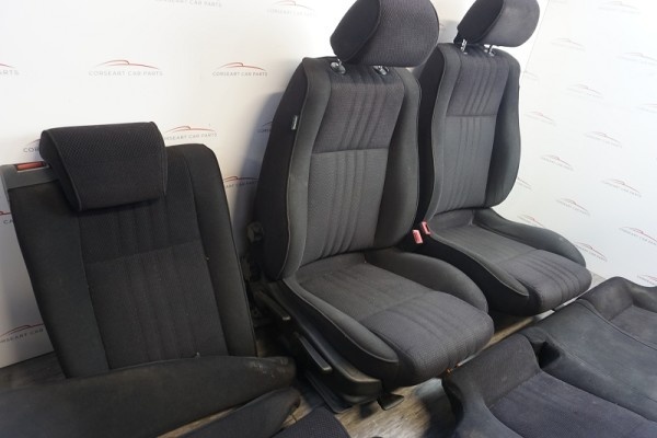 Predám sedadlá, tapacíry a interiér na ALFA ROMEO 159. - 2