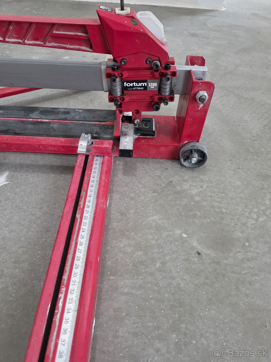 Predám rezačku Fortum 120cm - 2