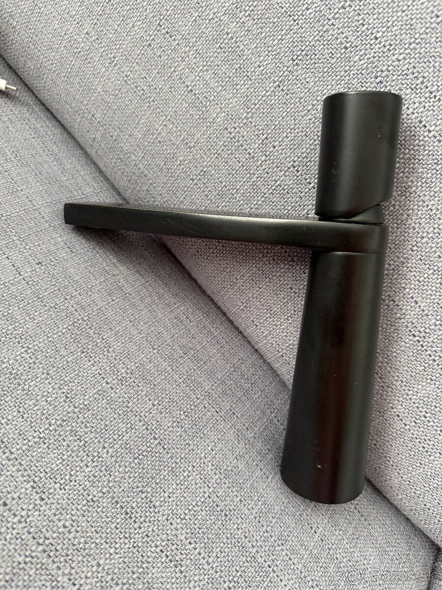 Predám vodovodnú batériu v čiernej farbe - 2