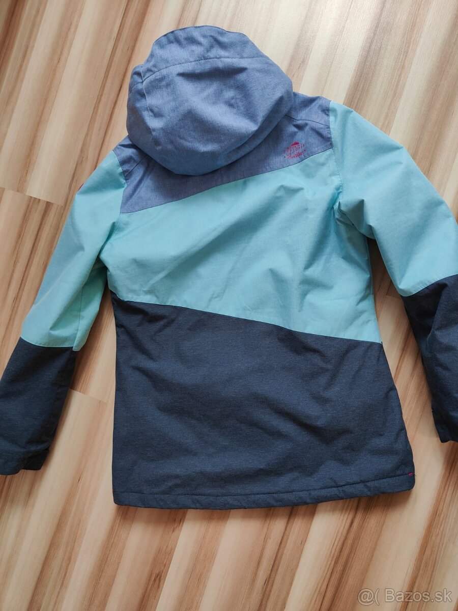 Kvalitná dievčenská zimná bunda - 2