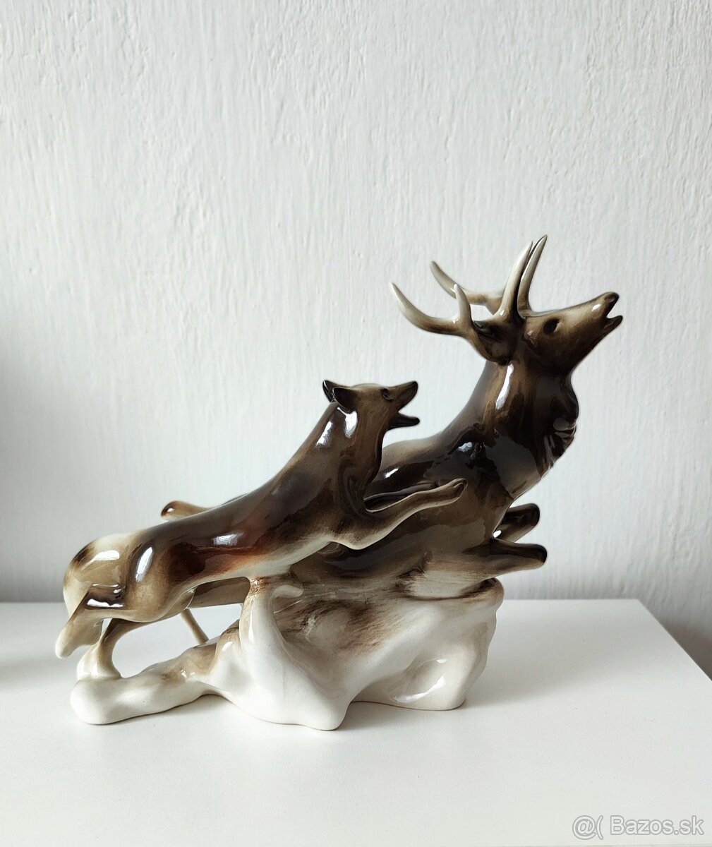 Súsošie jeleň a vlk - 2