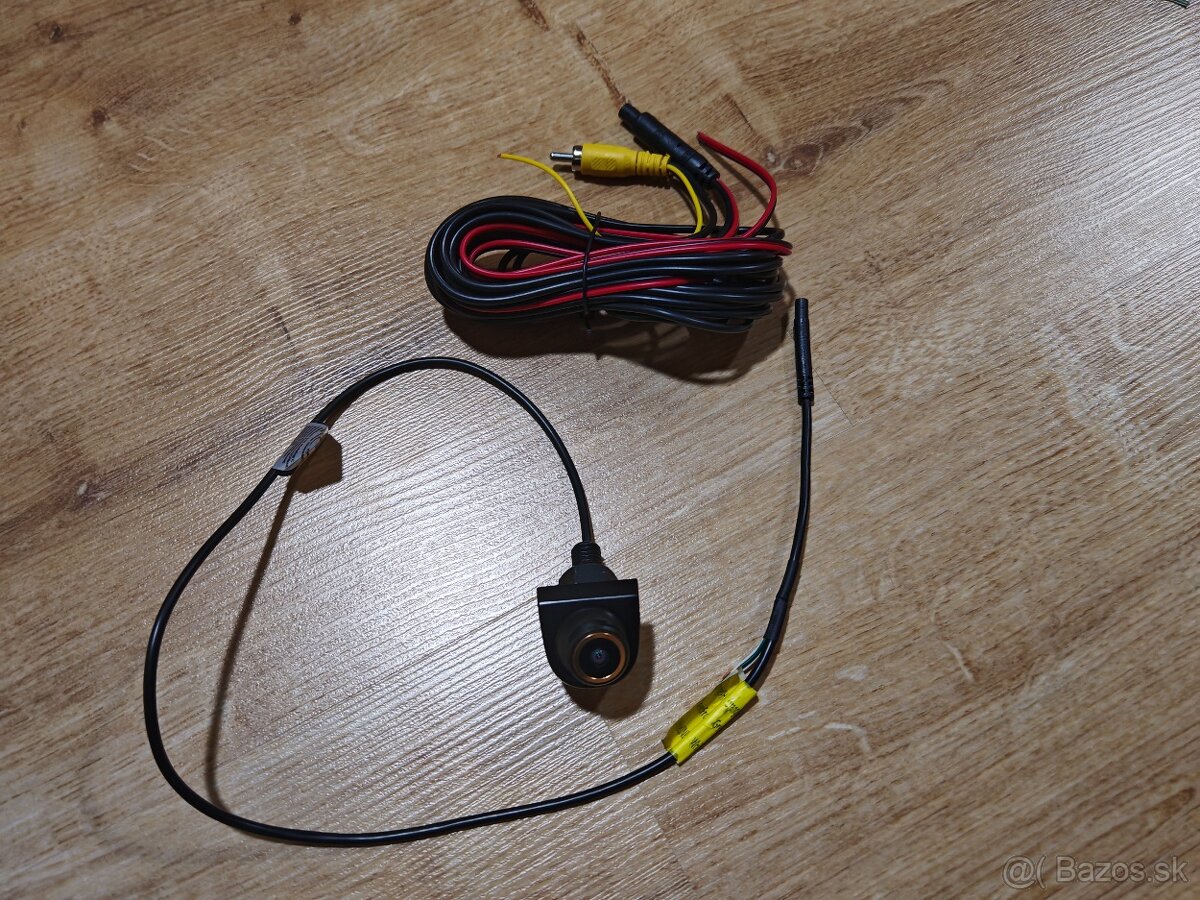 Cúvacia/parkovacia kamera - 2