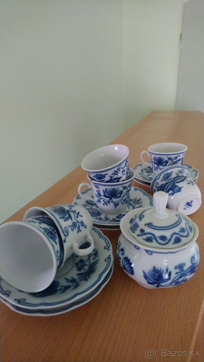 Sada šálok s cukorničkou. - 2