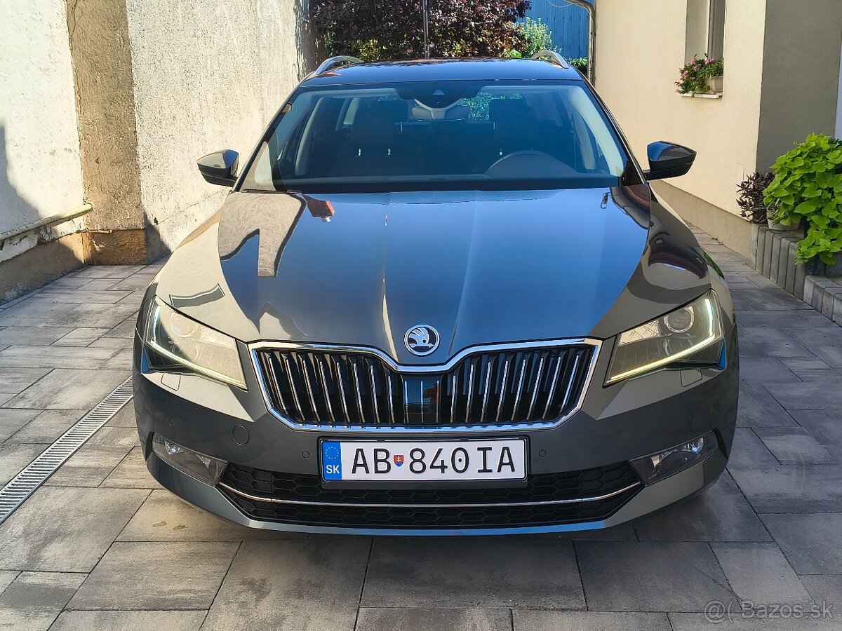 Škoda Superb Combi 2.0 TDI Style Manuál - 2
