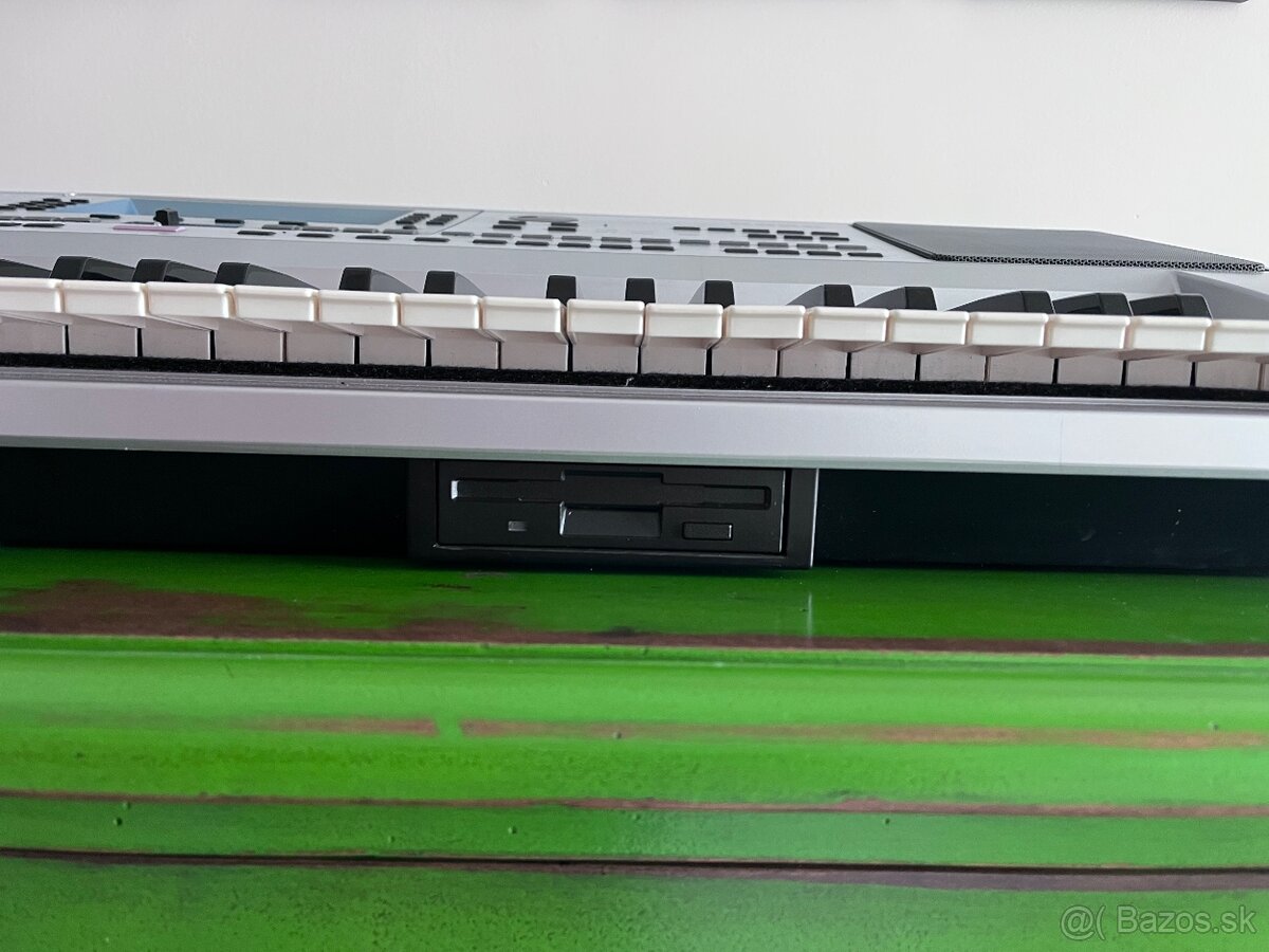 Korg Pa-50 - 2