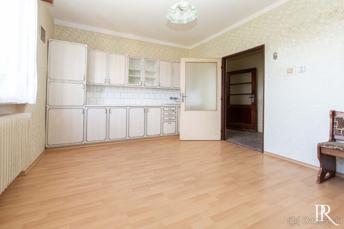 PREDAJ 5 IZBOVÝ RODINNÝ DOM S ROZSIAHLYM POZEMKOM - 2