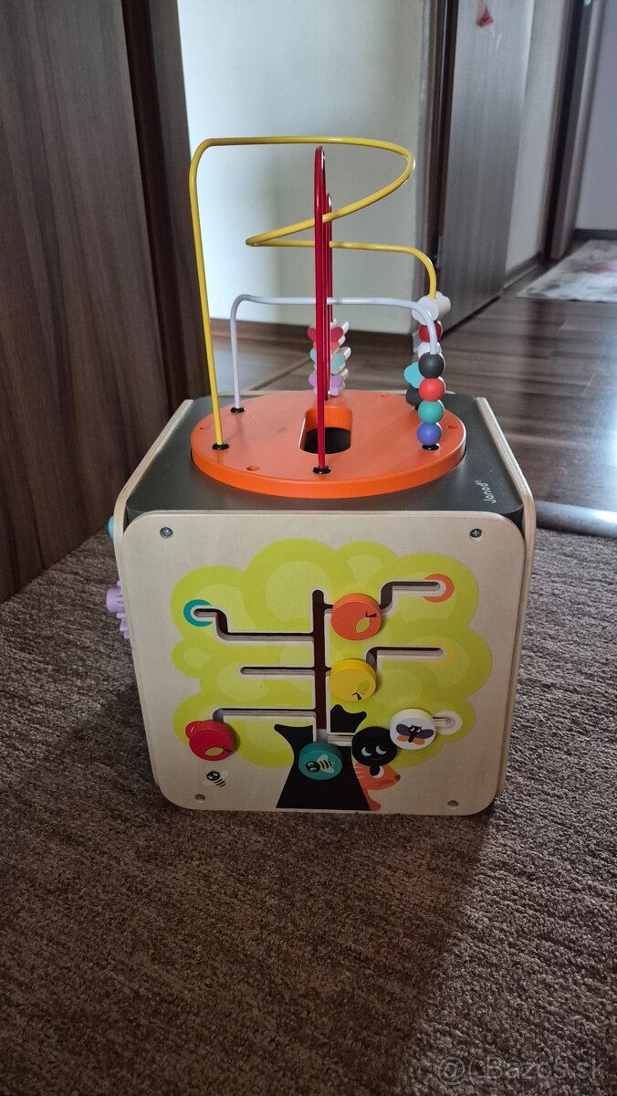 Drevená didaktická kocka/ hlavolam zn. Janod pre deti od 1r - 2