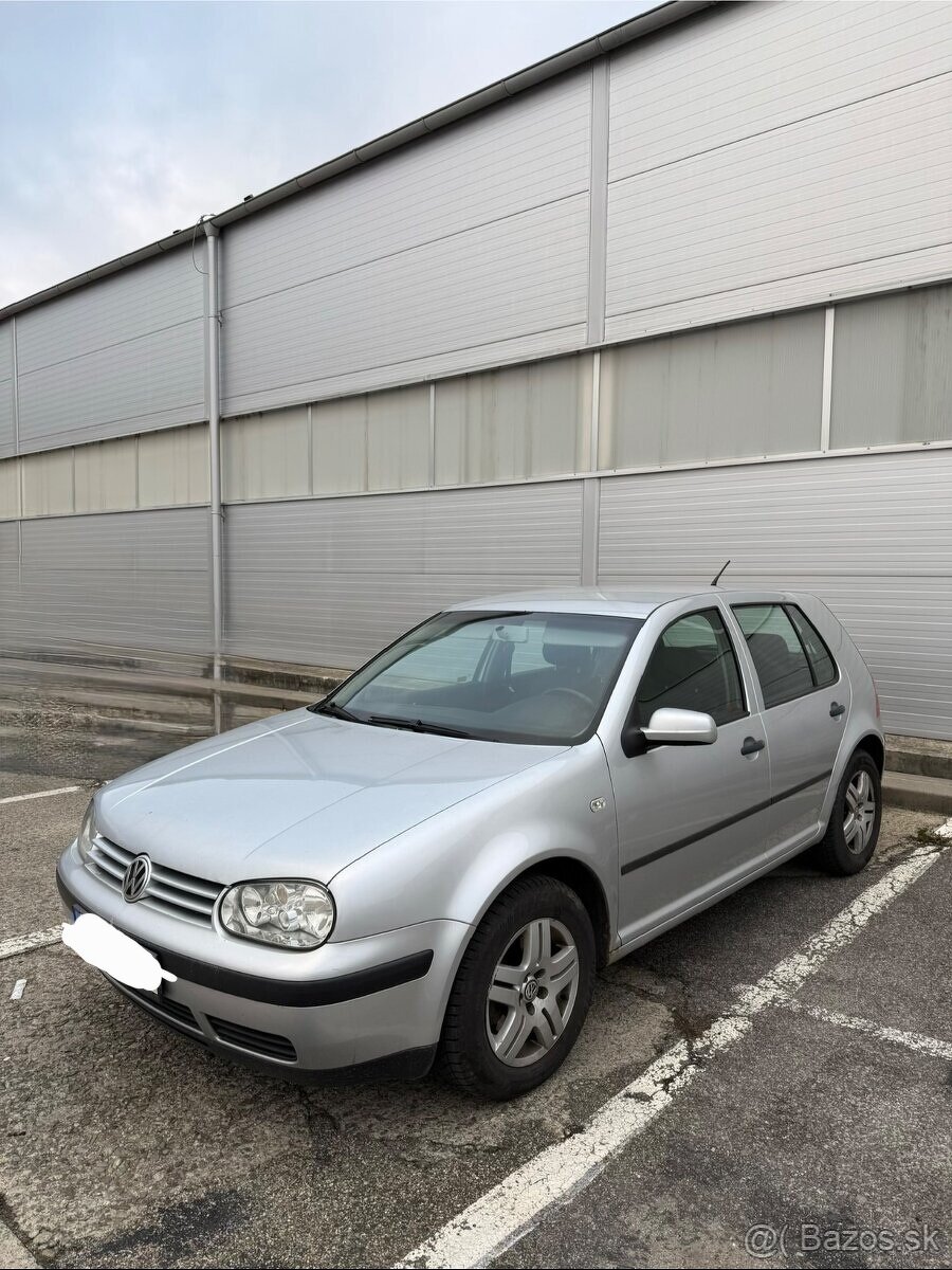 Volkswagen Golf 4 1.4 55kw benzín - 2