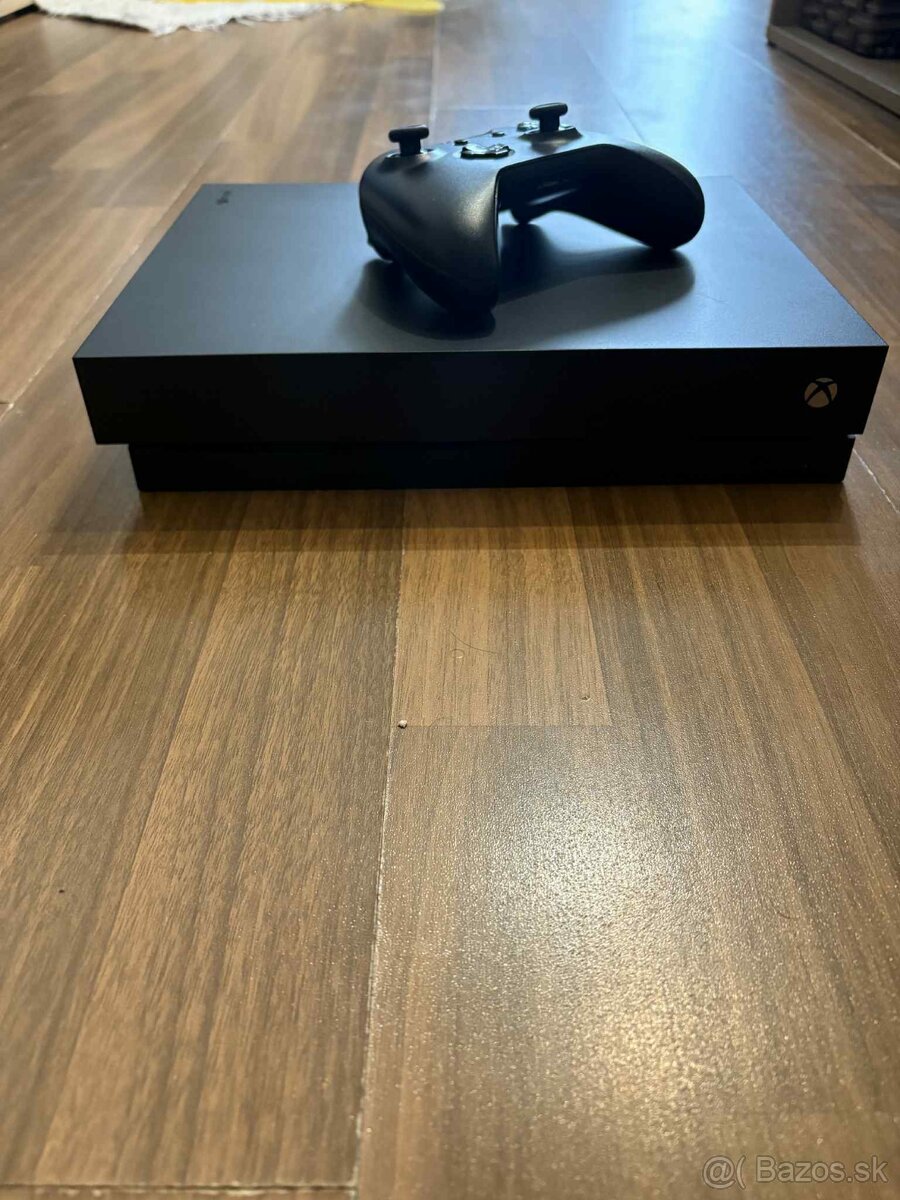 XBOX one X 1TB - 2
