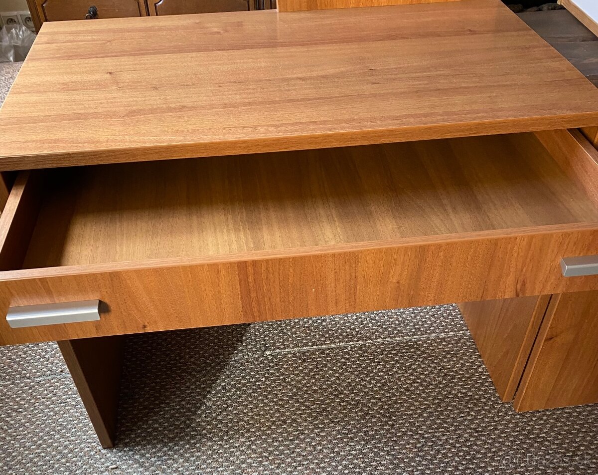 predám pekný písací stôl - 2