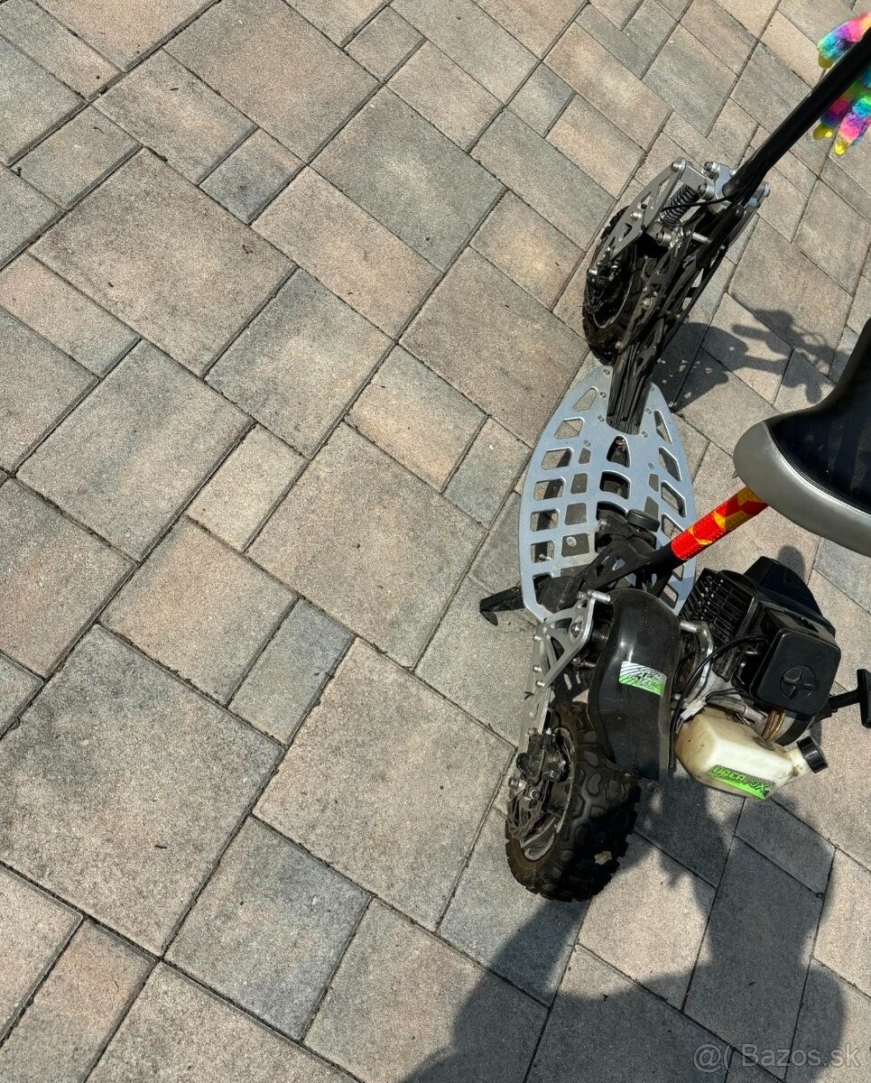 benzínova kolobežka - 2