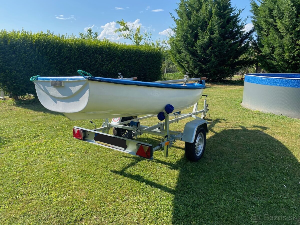 Predám laminátový čln s prívesom - 2