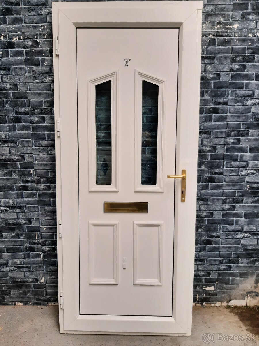 Plastove dvere ĉ.75. 92x217cm Ľ - 2