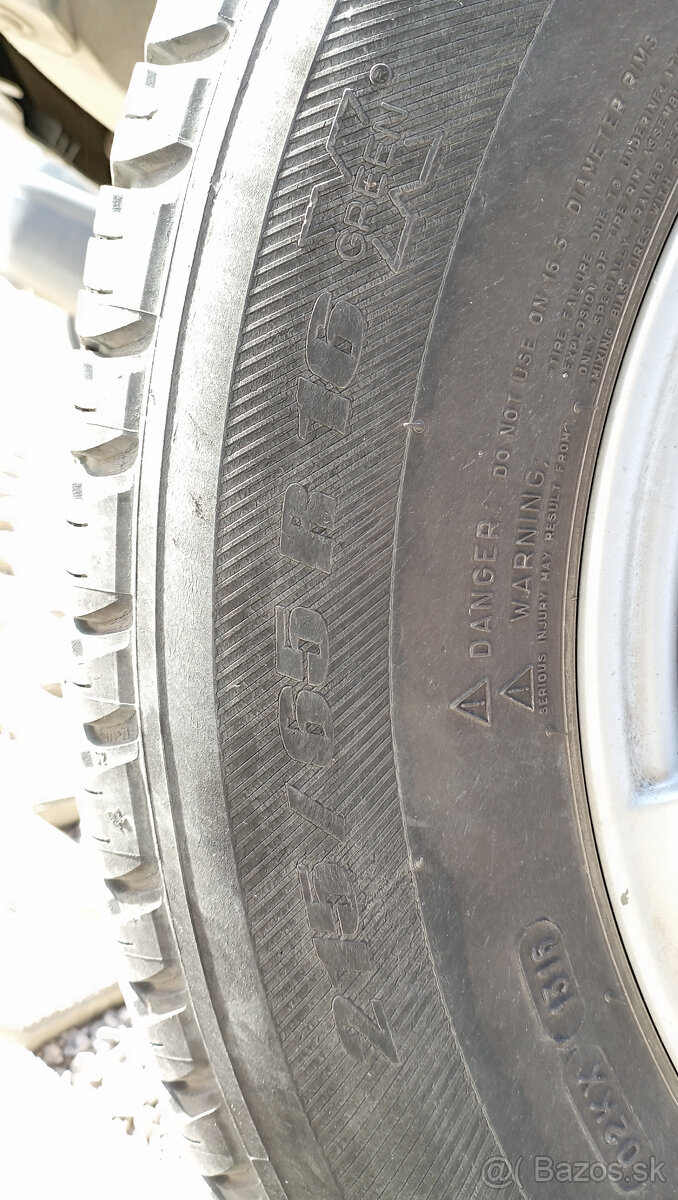 Predám jazdené pneumatiky 215/65 R16 letné - 2