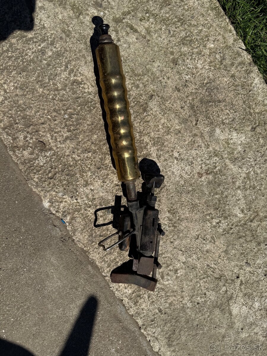 Benzínová cinovacka stará - 2