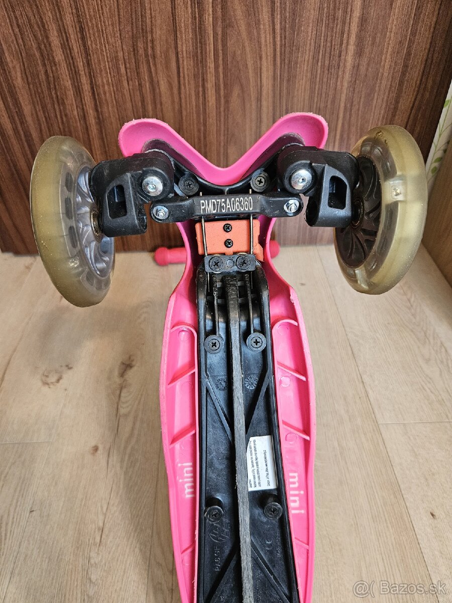 Kolobežka Micro Mini Deluxe LED - 2