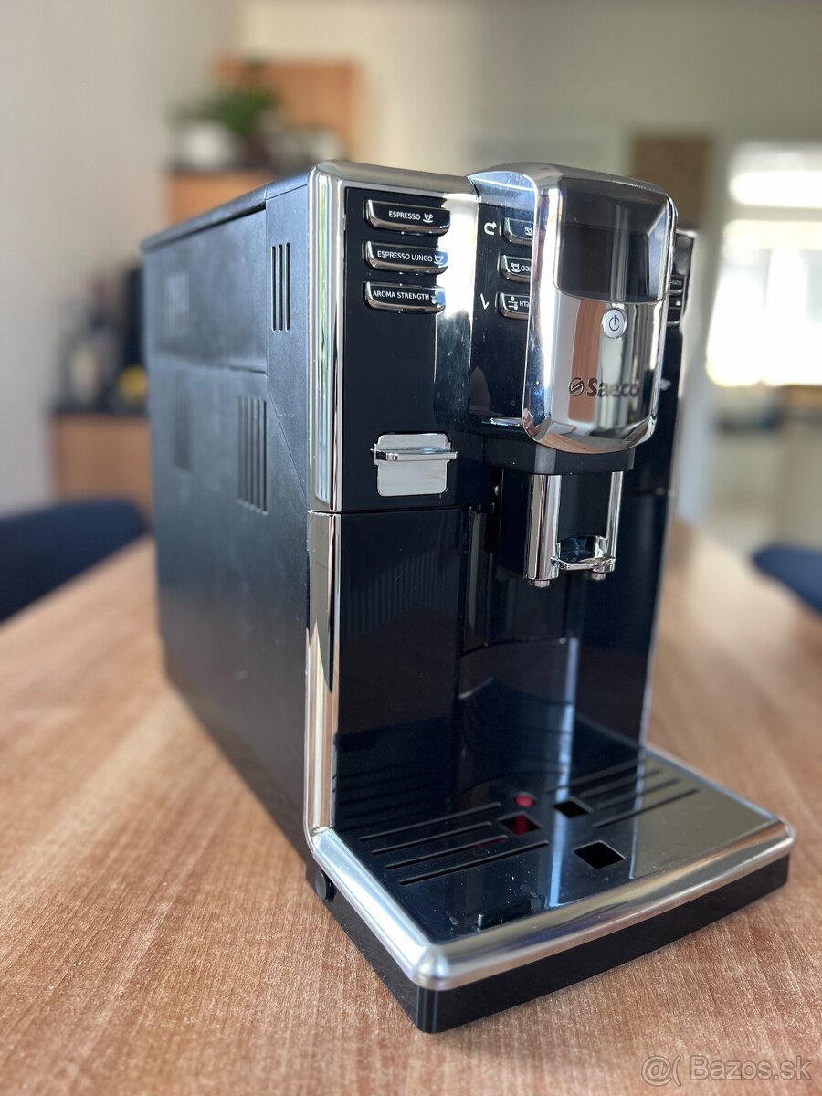 Kávovar Saeco Incanto HD8916 - 2