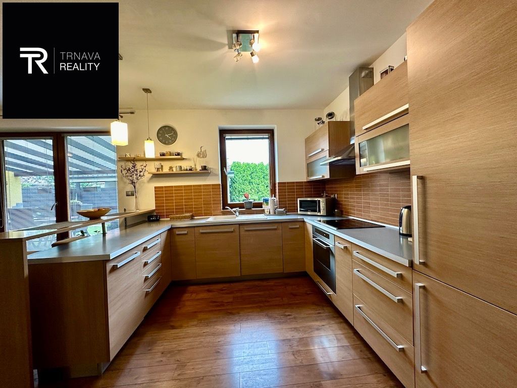 TRNAVA REALITY - Na predaj zariadený 5-izbový RD Leopoldov N - 2