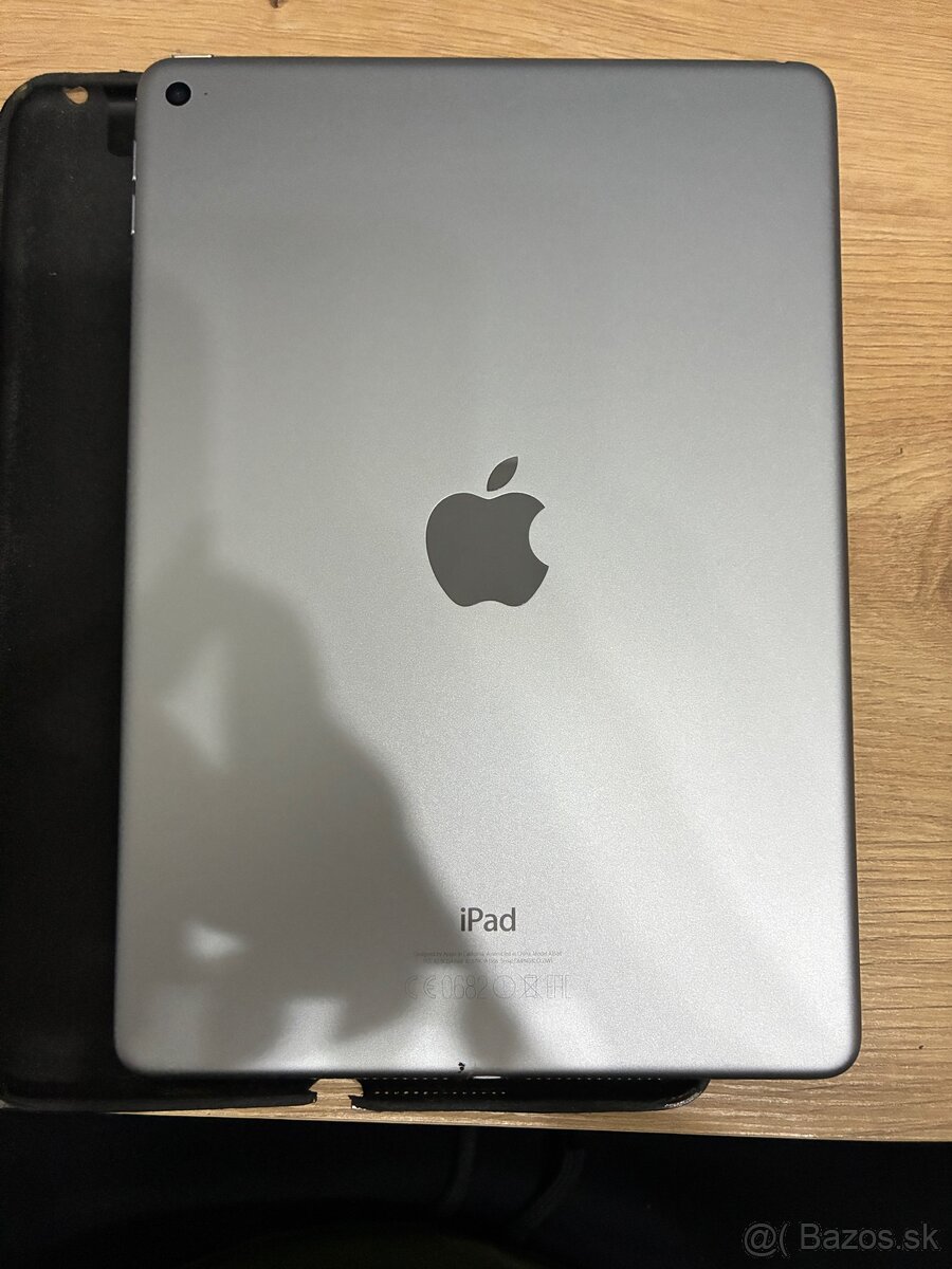 Predám iPad Air 2 (model A1566) 128 GB - 2