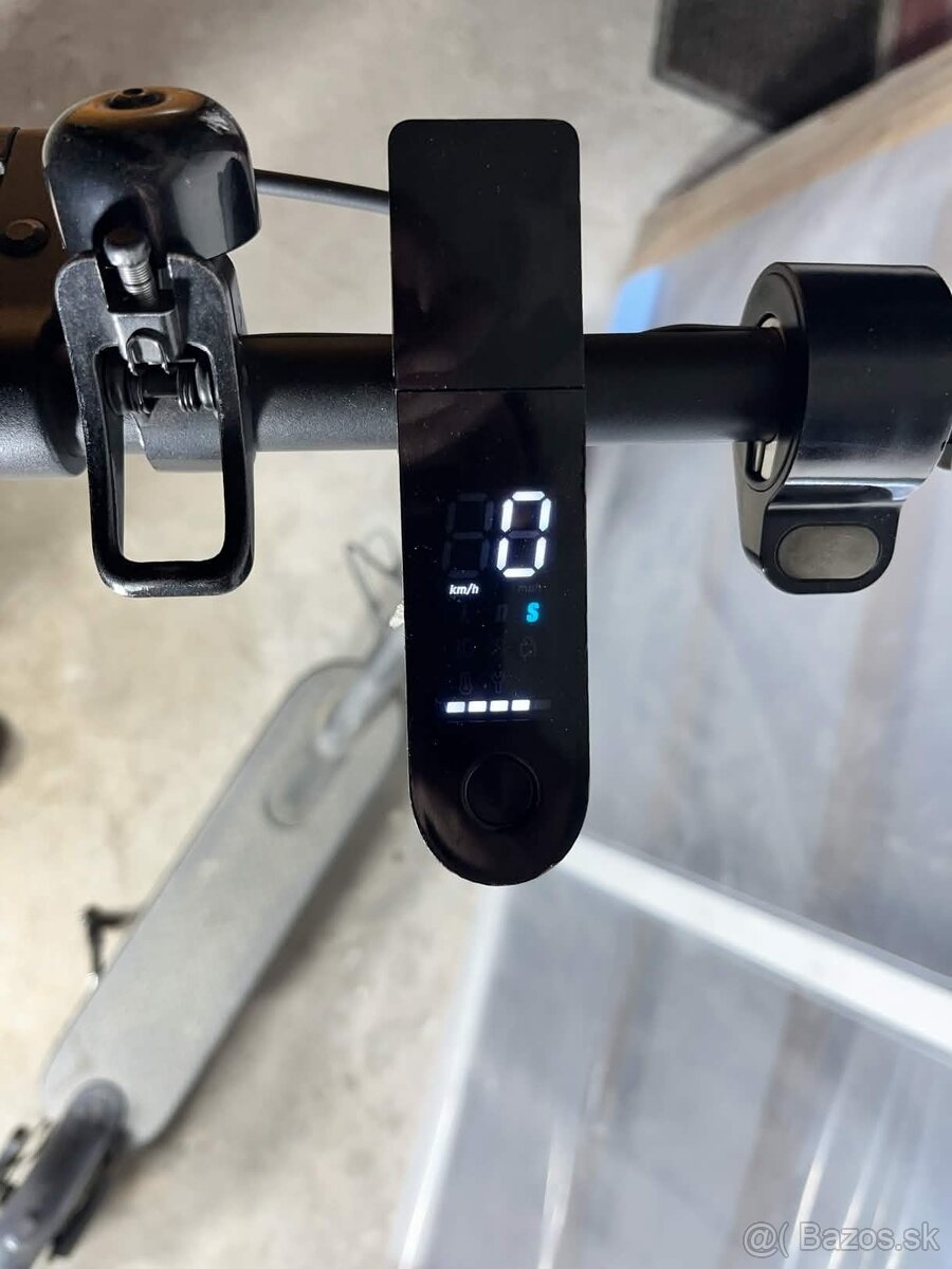 Elektrická kolobežka Xiaomi Mi Scooter - 2