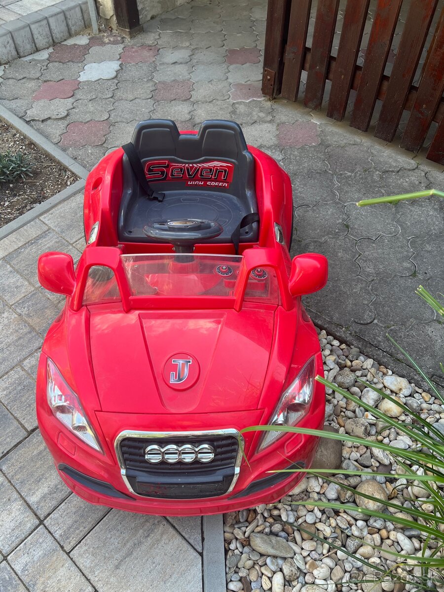 Predám detské elektrické autíčko Audi - 2