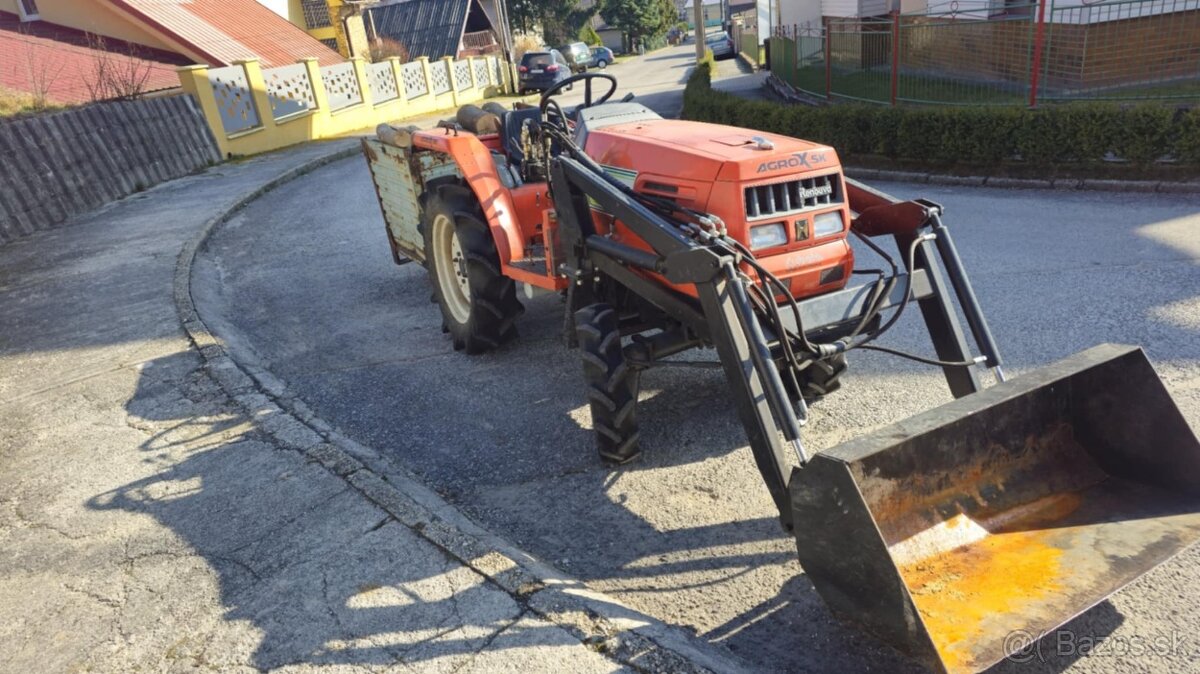 traktor Kubota - 2