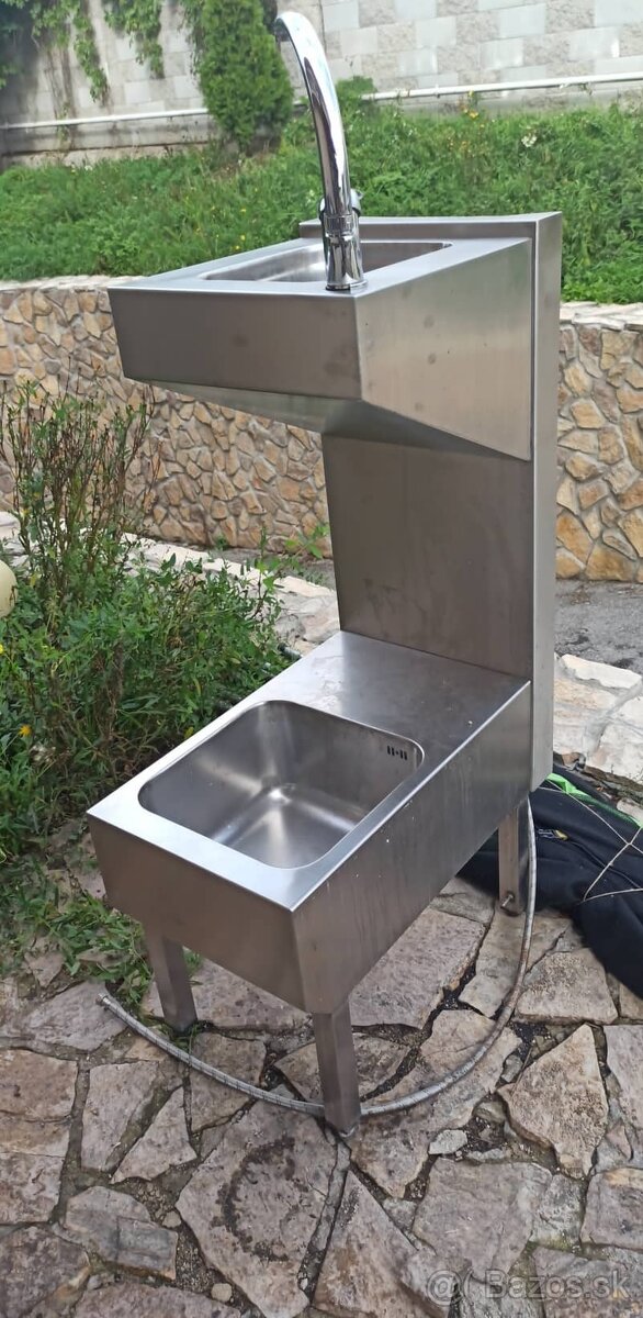 nerezová výlevka - 2