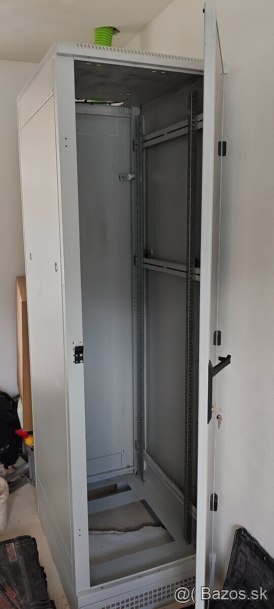Predam 42u kvalitny triton rack - 2