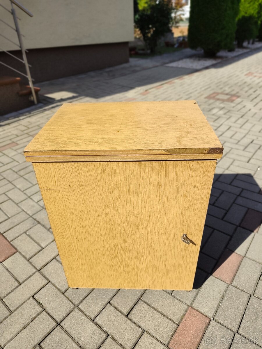 Šijací stroj Lucznik - 2
