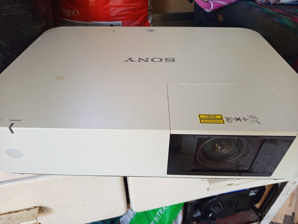 Predám data projektor - 2