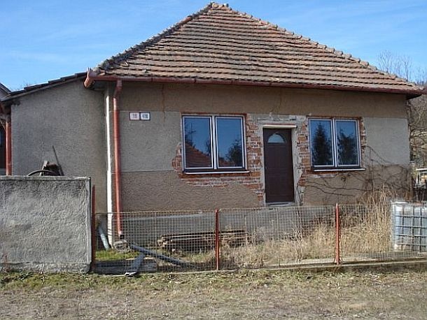 1 389 m2 - Krnča dva domy + veľká záhrada - 2