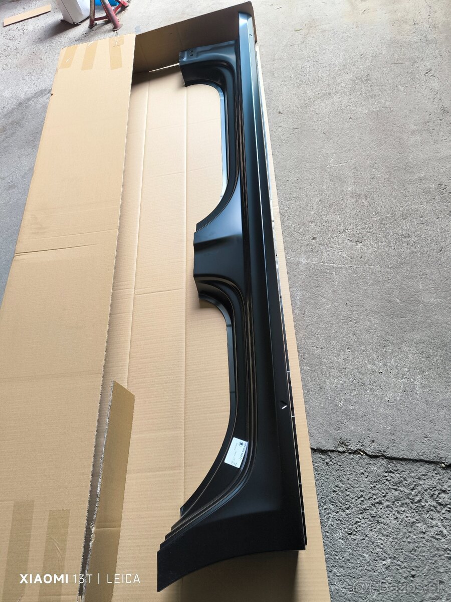 Predám pravý Podbeh prah Octavia 4 IV - 2