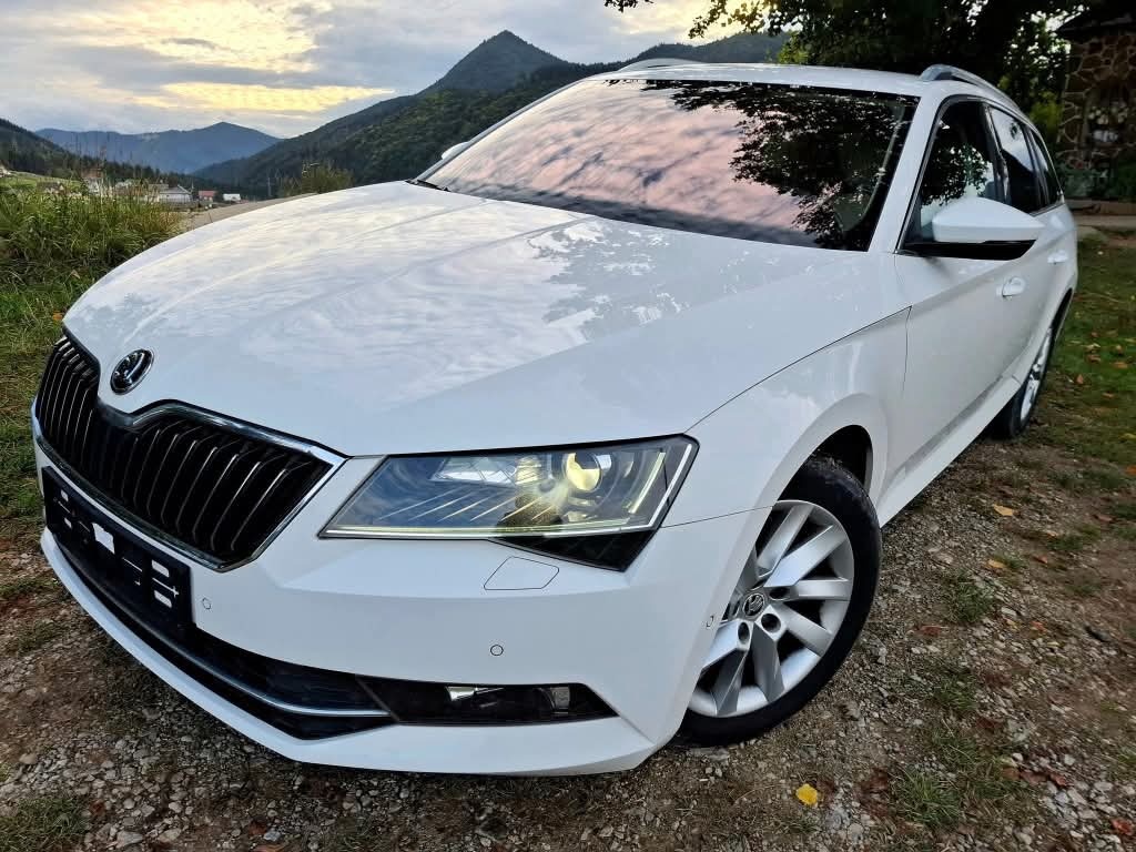 Superb Combi 2,0 TDI Style 110kW Alcantara - 2