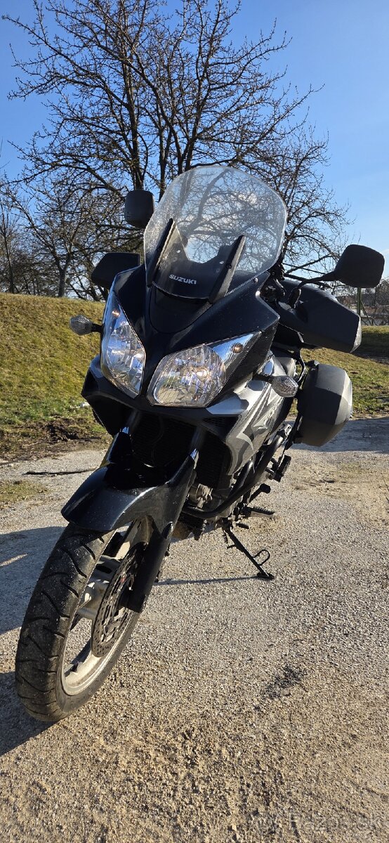Suzuki V- Strom DL-650; r.v.2010 - 2