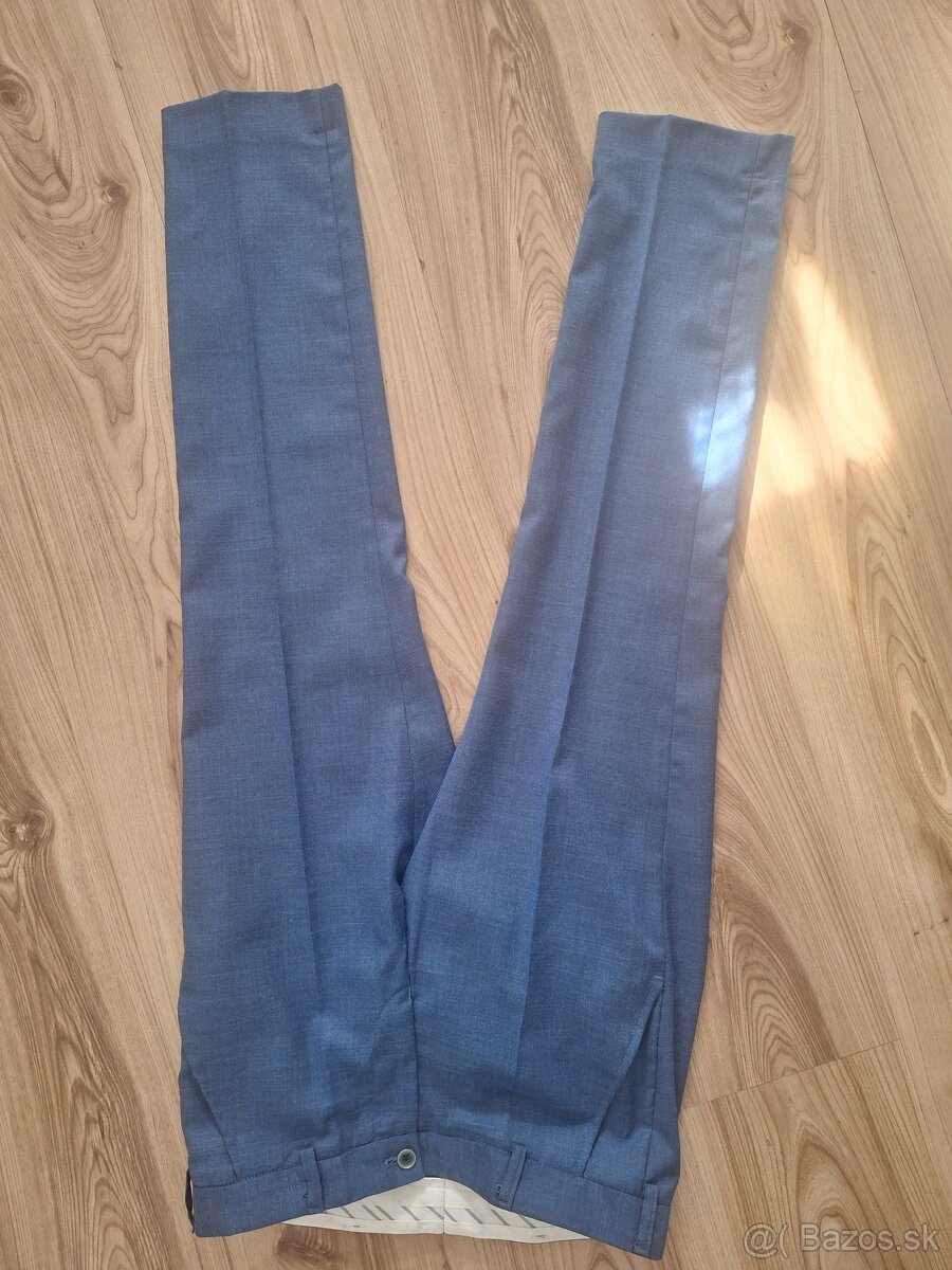 Predan chlapcensky oblek - 2