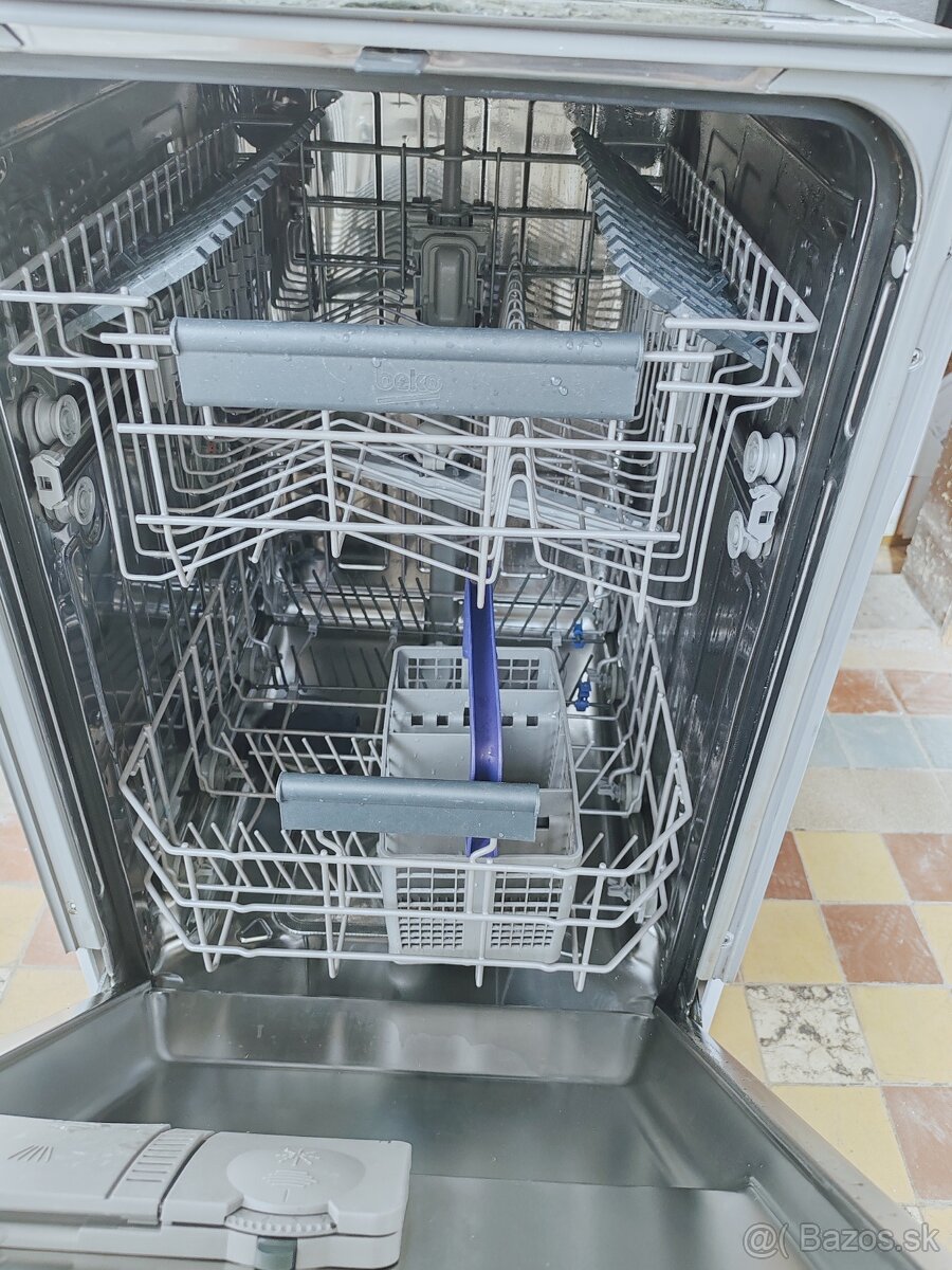 Predám umývačku riadu Beko 45cm - 2
