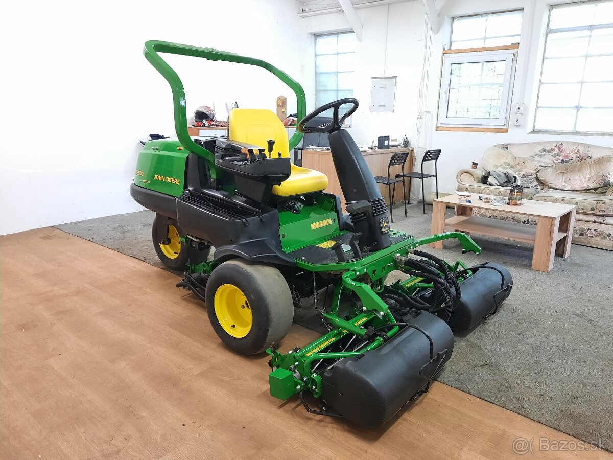 Vretenová kosačka John Deere 2500A - 2
