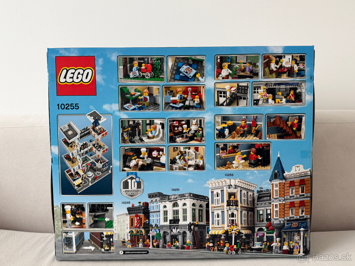 10255 LEGO Assembly Square - 2