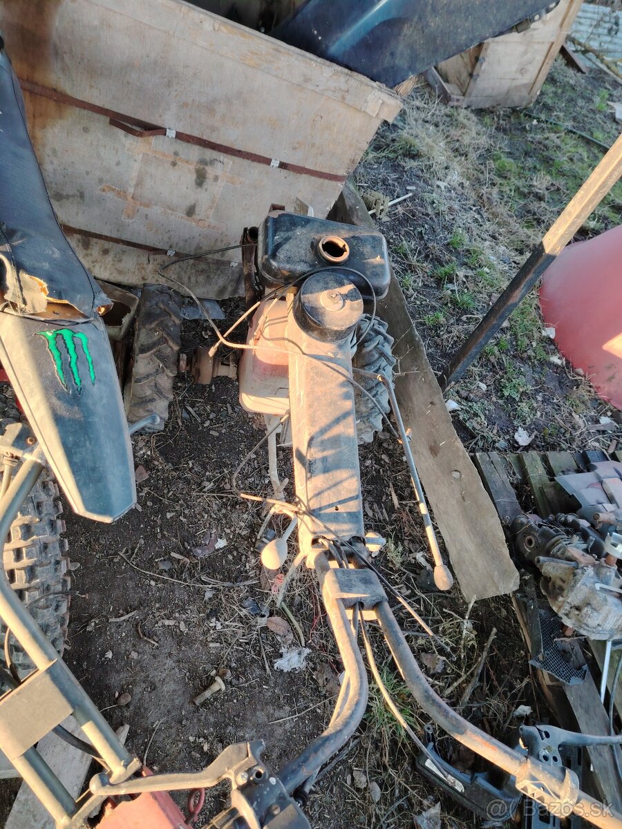 Predám náhradné diely na fortschritt - 2