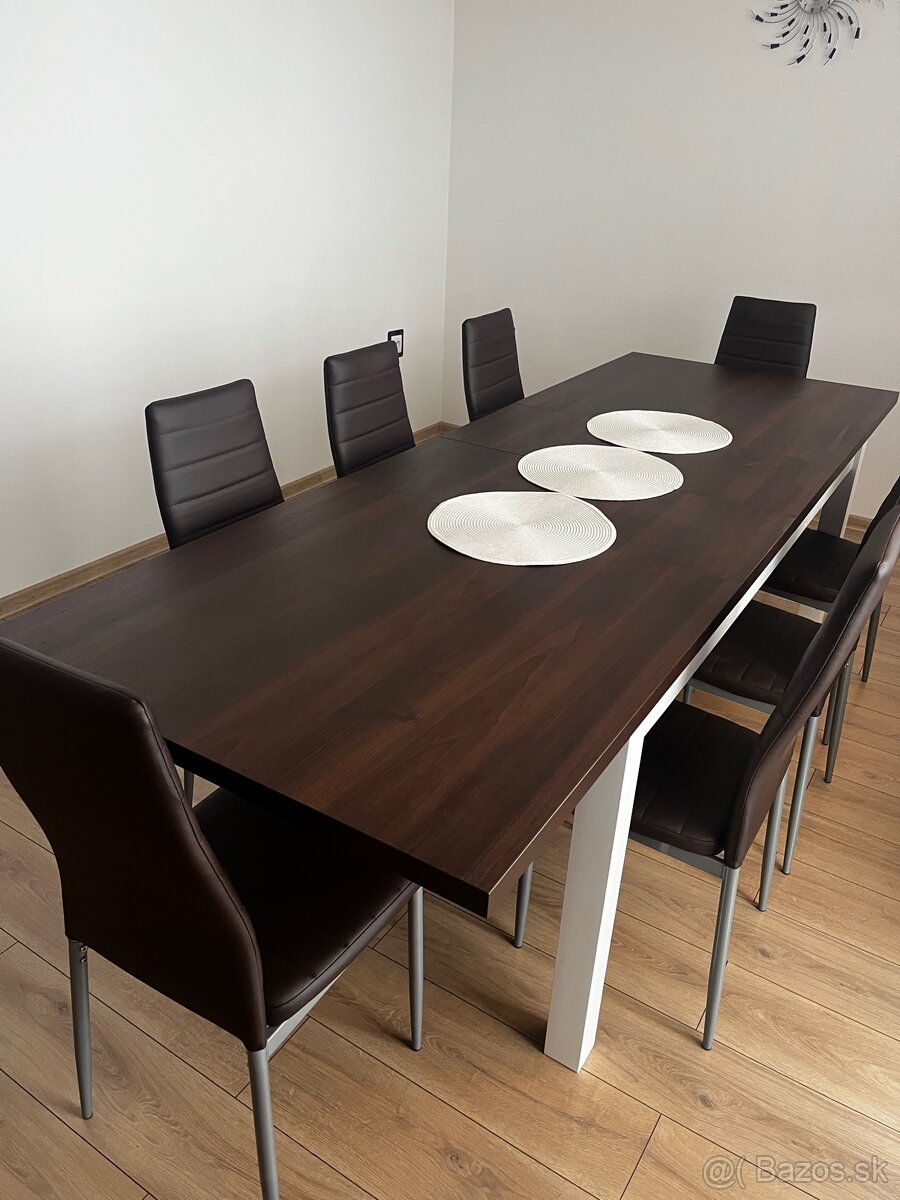 Predám stôl so stoličkami - 2