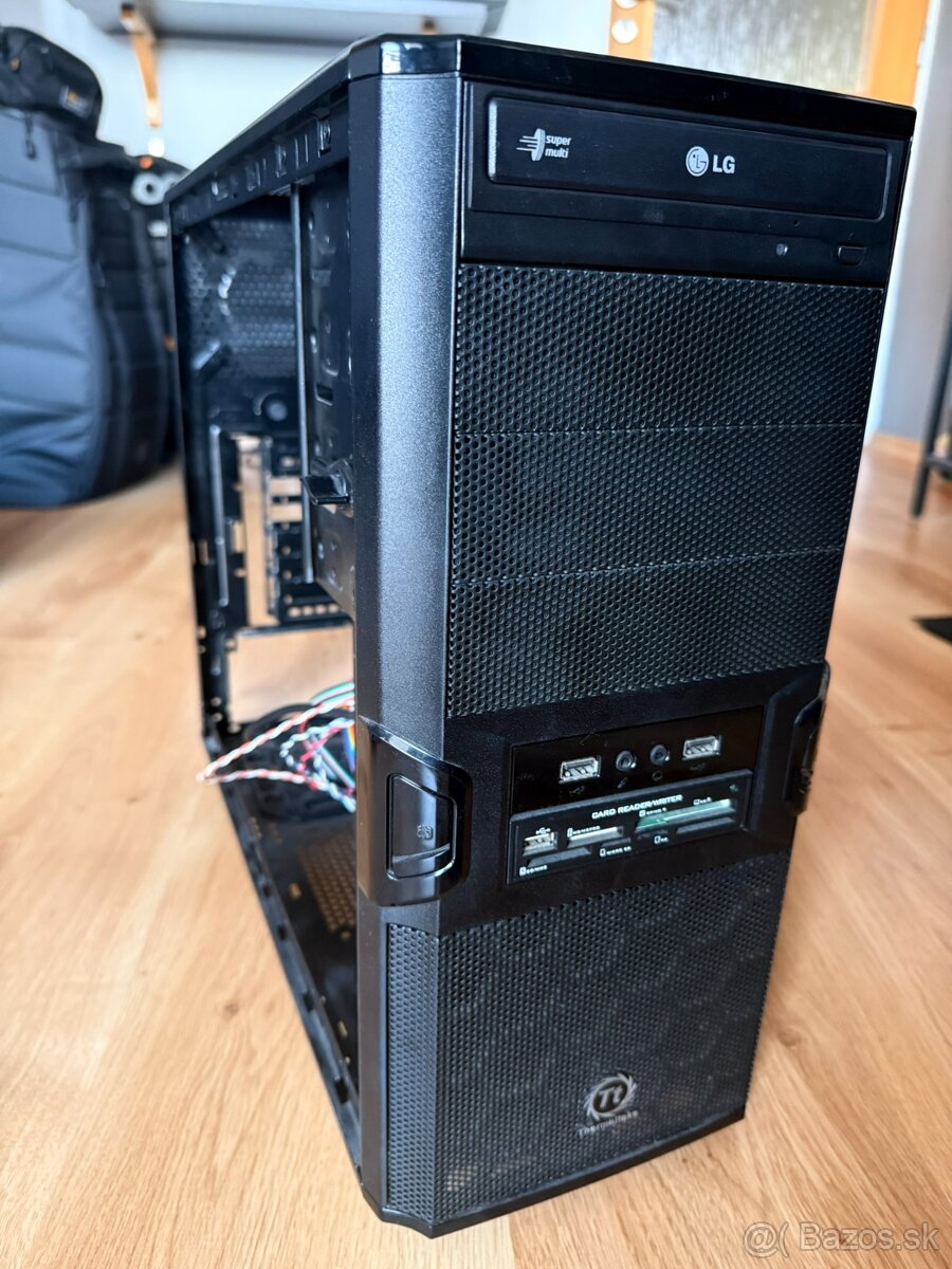 PC skriňa Thermaltake - 2