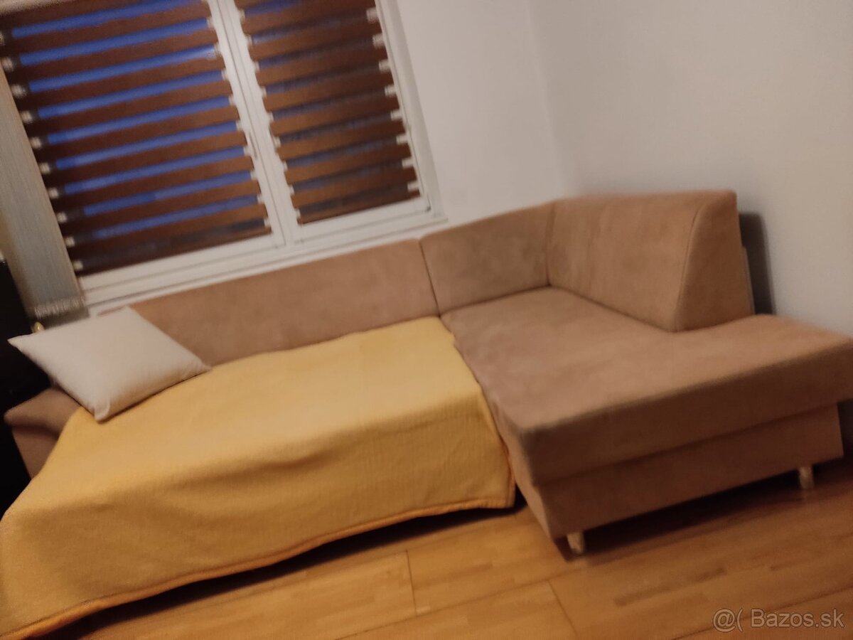 Rozťahovacia sedačka s úložným priestorom - 2