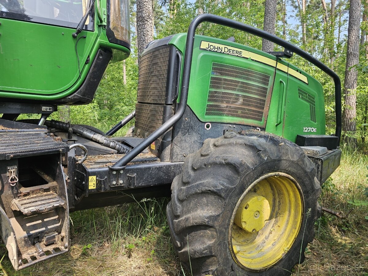 John Deere 1270e - 2