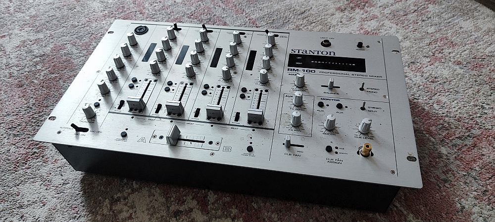 Stanton RM-100 DJ Mixazny pult 4ch DJ Mixer - 2