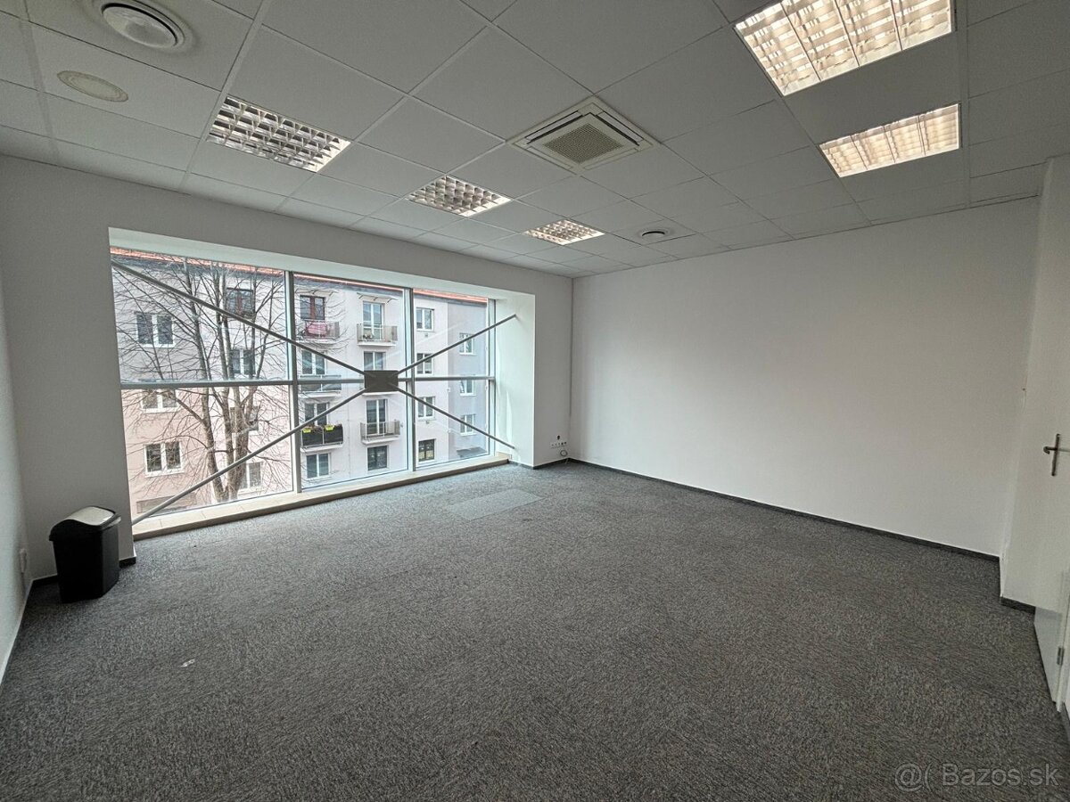 Prenájom kancelárskych priestorov v OD Prior v širšom centre - 2