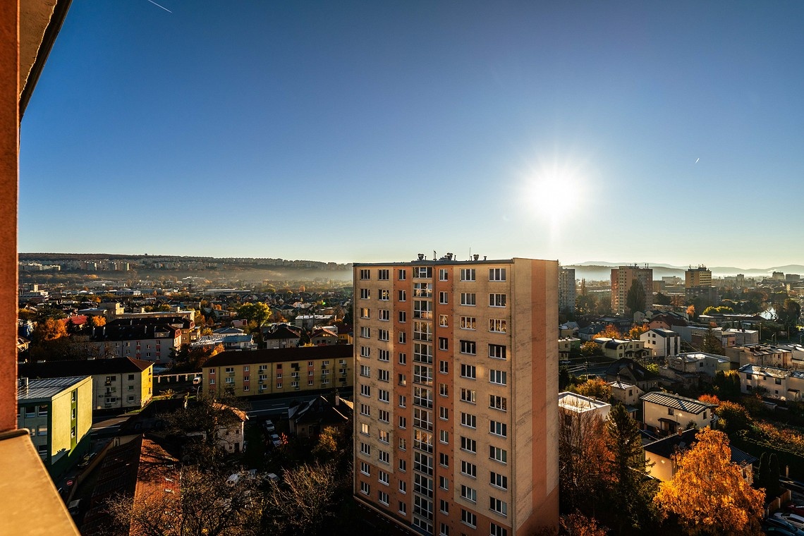 PALKOVIČOVA-2 izbový byt, pôvodný stav, nádherné výhľady - 2