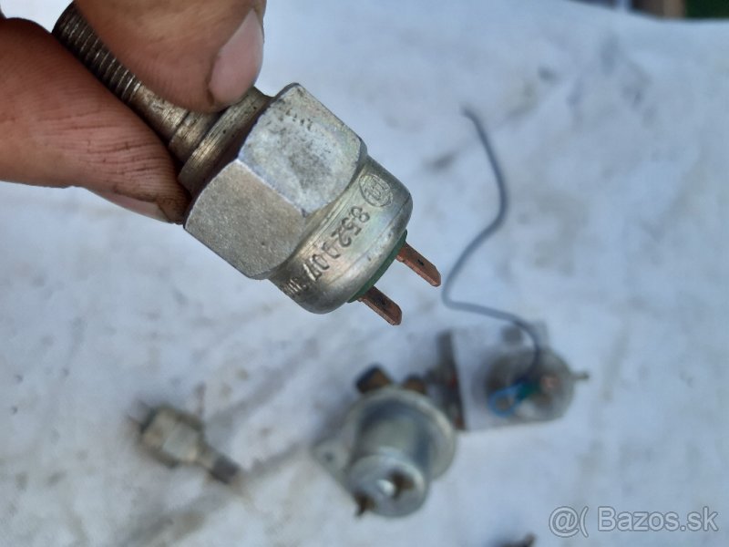 PAL čidlá teploty vody / oleja a spínače brzdových svetiel - 2