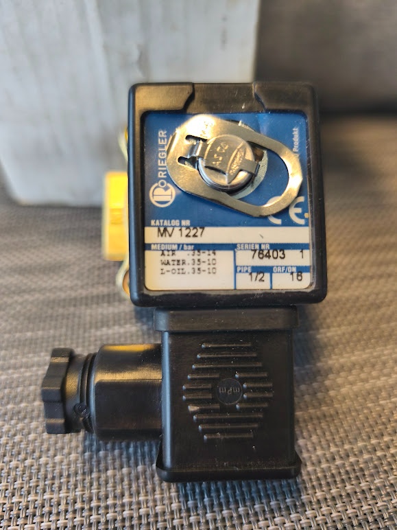 Elektroventil RIEGLER - 1/2" vzuduch, voda, olej - 2