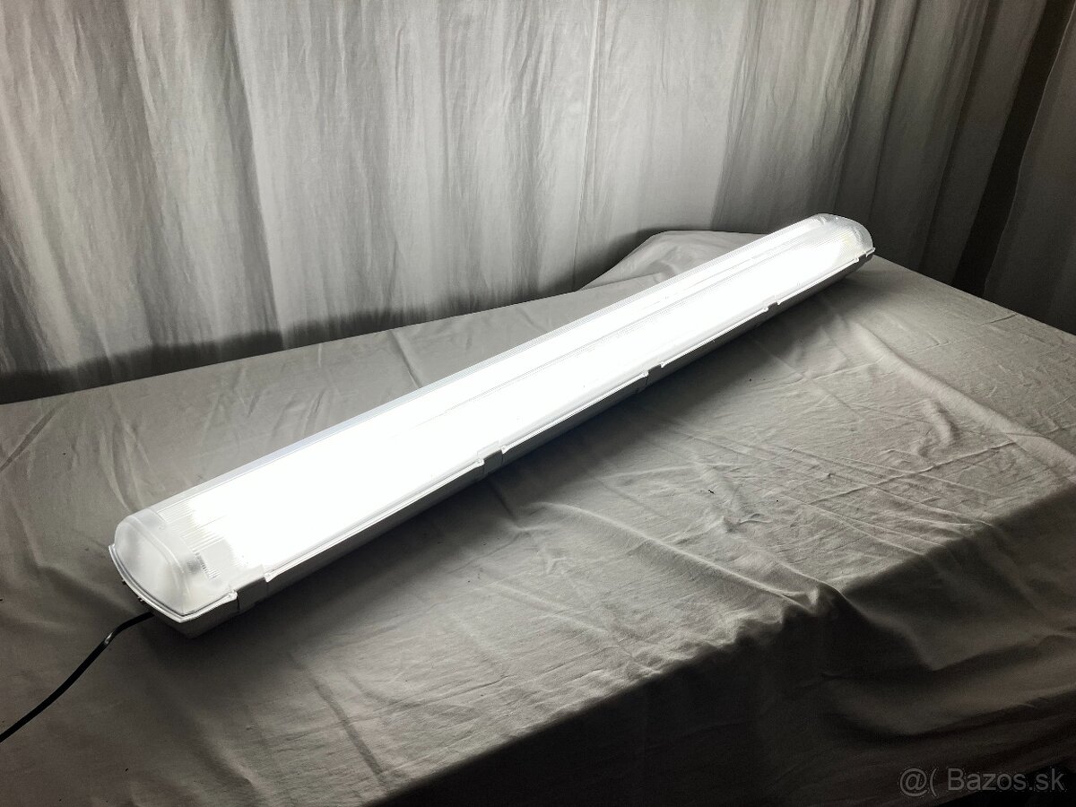 Neonové svietidla 7ks = 28€. - 2